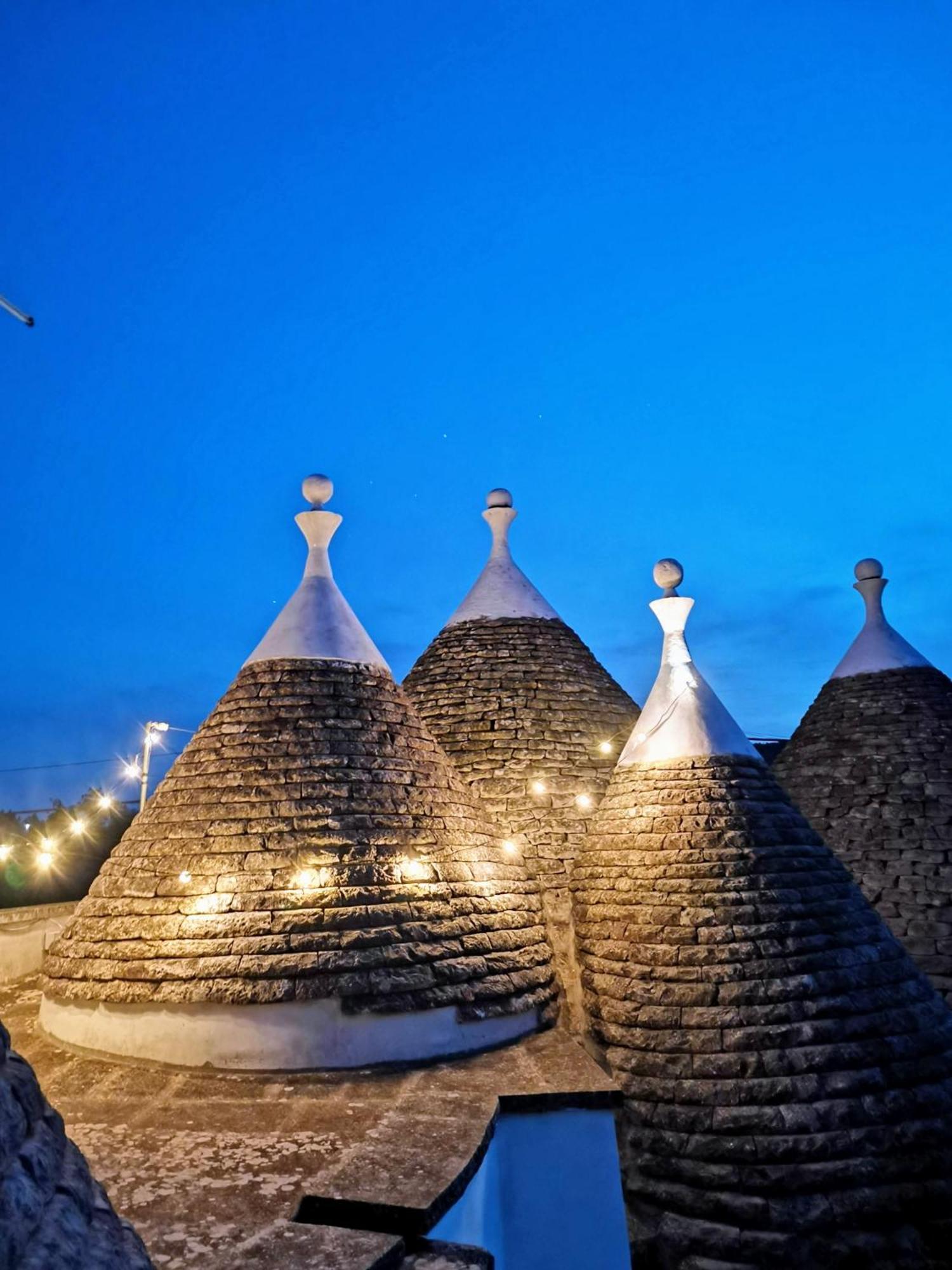 Trulli And Pool - I Cactus Villa Martina Franca Bagian luar foto