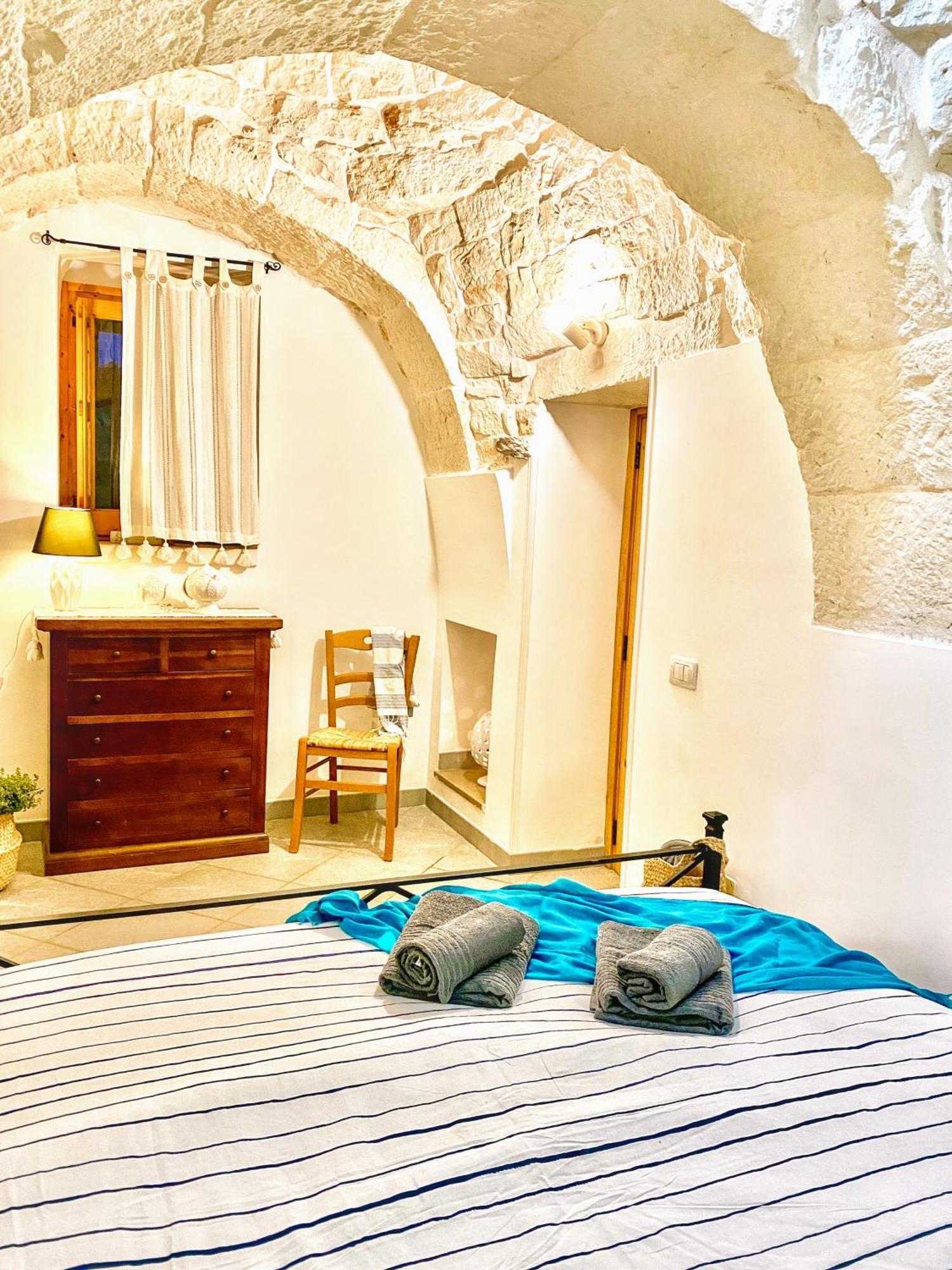 Trulli And Pool - I Cactus Villa Martina Franca Bagian luar foto