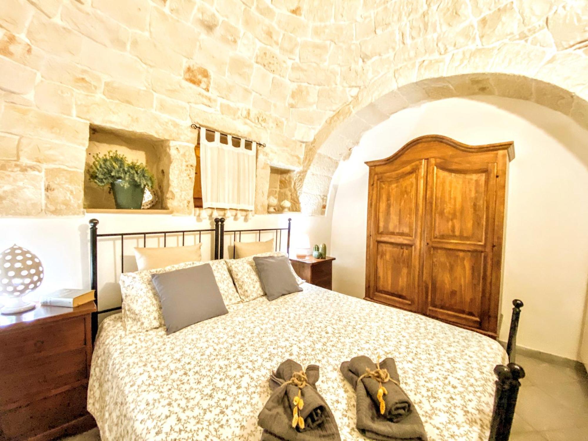 Trulli And Pool - I Cactus Villa Martina Franca Bagian luar foto
