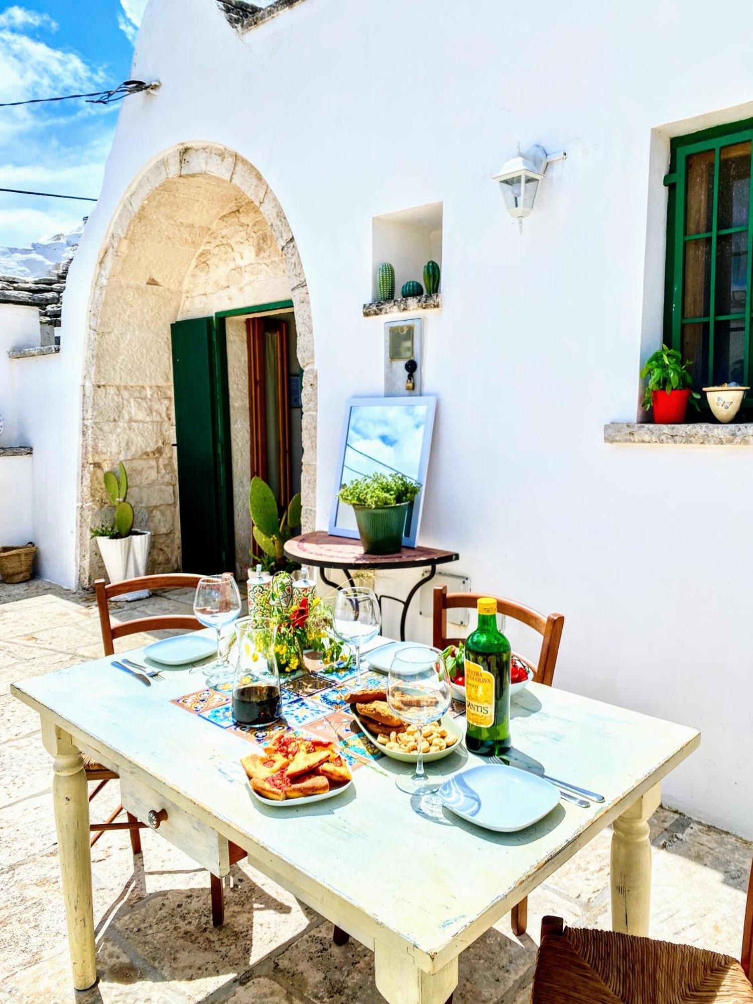 Trulli And Pool - I Cactus Villa Martina Franca Bagian luar foto