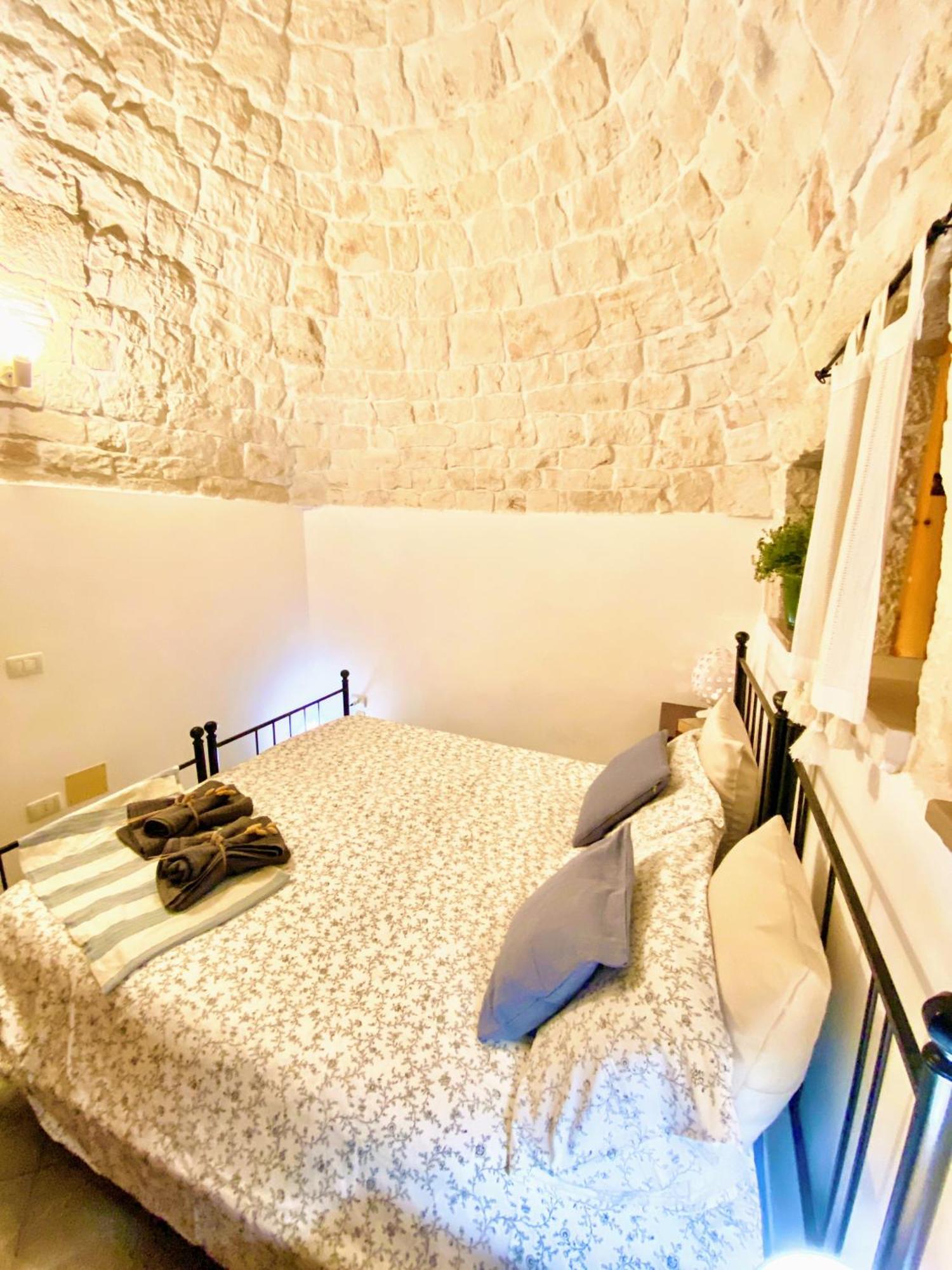 Trulli And Pool - I Cactus Villa Martina Franca Bagian luar foto